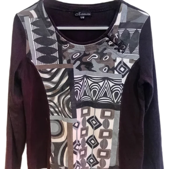 Geometric Patterned Long Sleeve Top - Picture 3 of 5